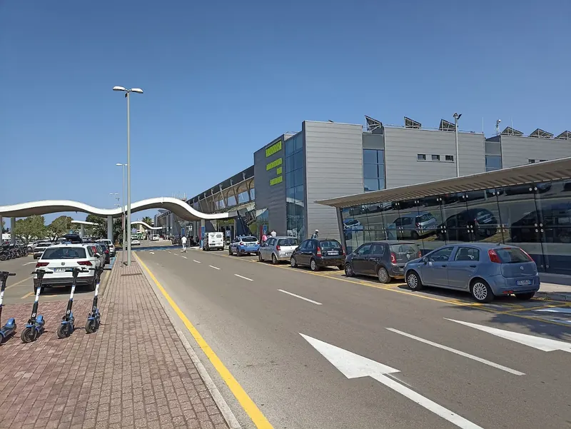 Brindisi Airport (BDS) terminal, ten minutes from the old town