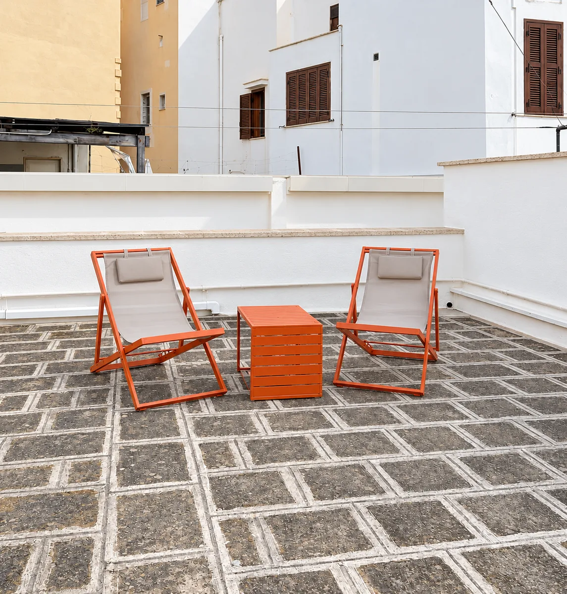 Private terrace with deck chairs at BDS House in Brindisi old town